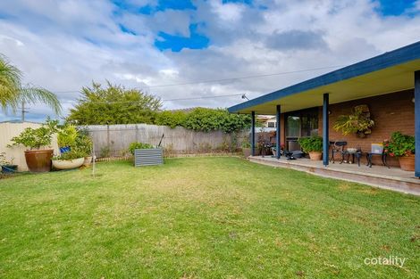 Property photo of 19 Mayfair Drive West Wodonga VIC 3690