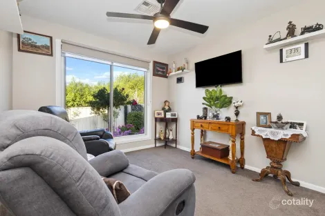 Property photo of 2/5A Violet Street Eaglehawk VIC 3556