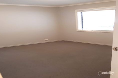 Property photo of 2/2 Benjamin Street Mount Lofty QLD 4350