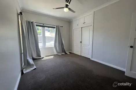 Property photo of 130 Crown Street West Tamworth NSW 2340