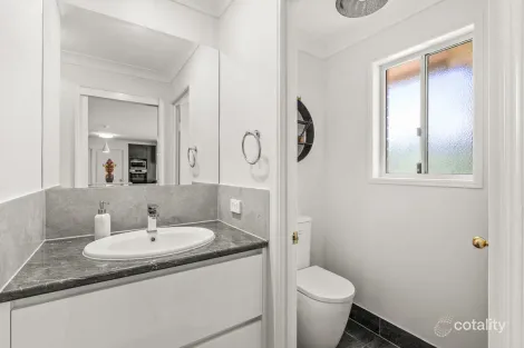 Property photo of 15 Bronwyn Court Highfields QLD 4352