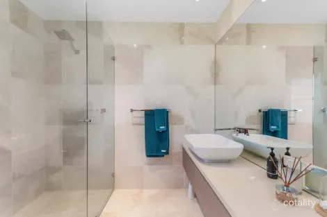 Property photo of 1 Cottesmore Crescent Castle Hill QLD 4810