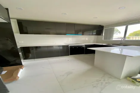 Property photo of 141 Hill Road Lurnea NSW 2170