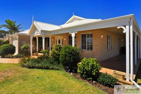 Property photo of 2 Midas View Australind WA 6233