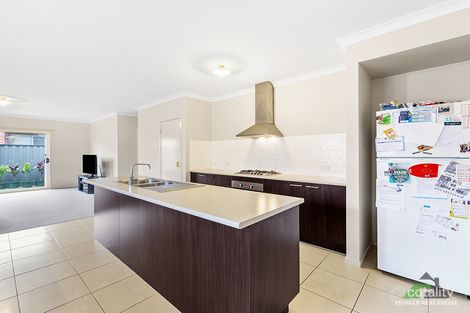 Property photo of 10 Gelderland Drive Clyde North VIC 3978