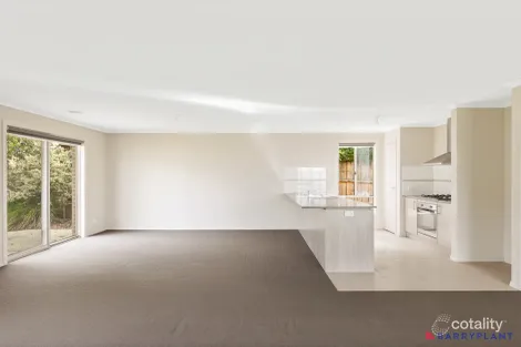 Property photo of 9 Boobook Grove Cowes VIC 3922