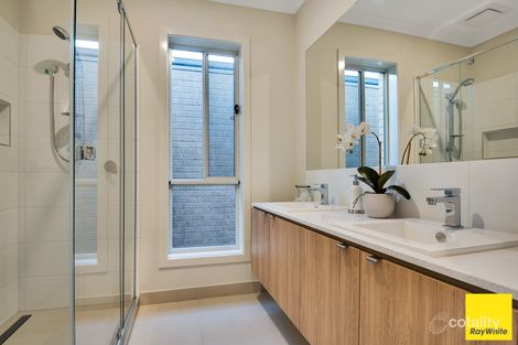 Property photo of 38 Paprika Parade Mickleham VIC 3064