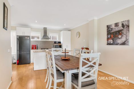 Property photo of 10 Kai Close Caroline Springs VIC 3023