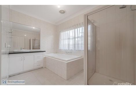 Property photo of 2 Mellor Rise Roxburgh Park VIC 3064