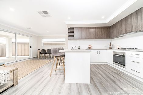 Property photo of 15 Thane Court Lloyd NSW 2650