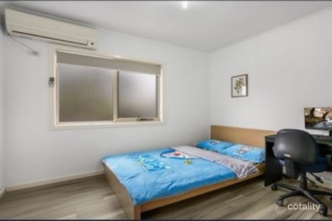 Property photo of 10 Ryrie Grove Wollert VIC 3750