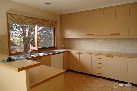 Property photo of 10 Lamble Place Oxley ACT 2903