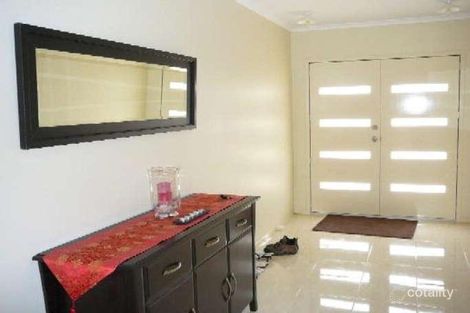 Property photo of 10 Dolphin Crescent Point Cook VIC 3030
