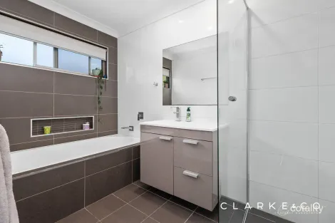 Property photo of 8 Stace Crescent Tenambit NSW 2323