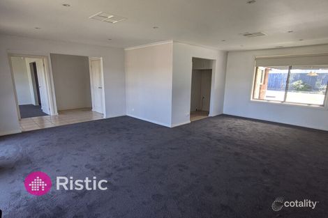 Property photo of 12 Flemington Drive Mill Park VIC 3082