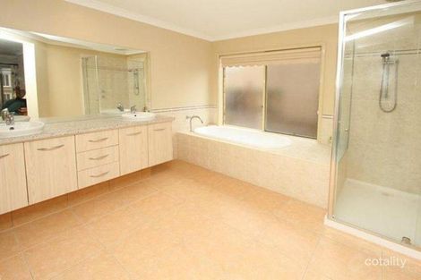 Property photo of 14 Eagleview Way Craigieburn VIC 3064
