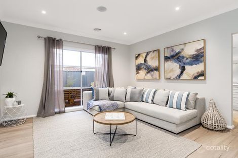 Property photo of 33 Chesney Circuit Clyde VIC 3978