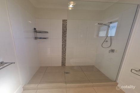 Property photo of 5 Ivers Place Emerald QLD 4720