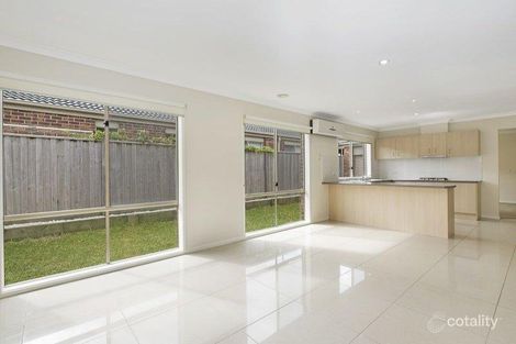 Property photo of 31 Evesham Street Cranbourne North VIC 3977
