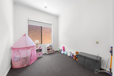 Property photo of 11 Leafspring Road Donnybrook VIC 3064