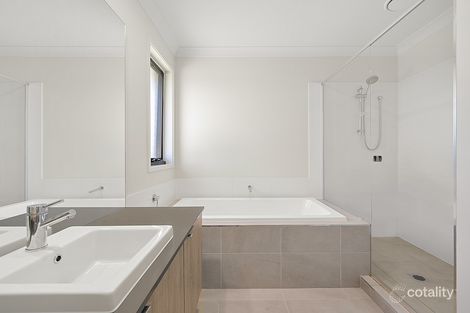 Property photo of 26 Molnar Circuit Oran Park NSW 2570