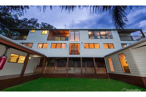 Property photo of 76 Tamworth Drive Helensvale QLD 4212