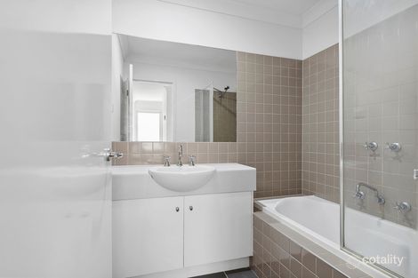 Property photo of 25 Wentworth Drive Taylors Lakes VIC 3038