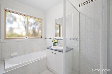 Property photo of 13 Farnborough Way Berwick VIC 3806