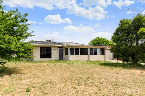 12 Kobi Pl, Glenfield Park, NSW 2650