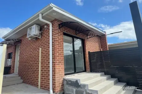 22 Adrian St, Macquarie Fields, NSW 2564