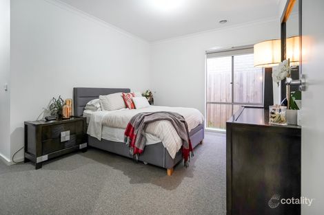 Property photo of 18 McNaughton Crescent Berwick VIC 3806