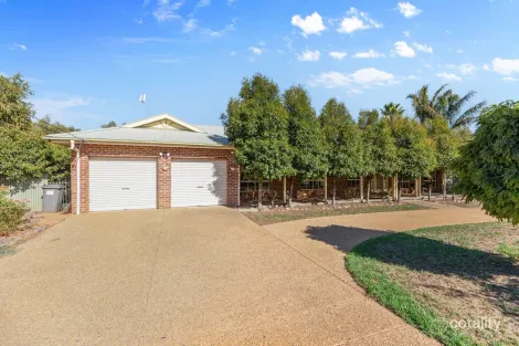 4 Bristol St, Collingullie, NSW 2650