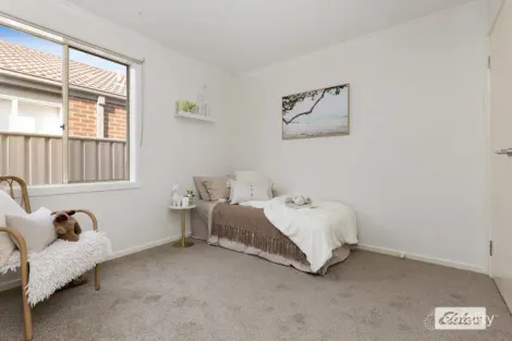 Property photo of 10 Manna Gum Drive Epsom VIC 3551