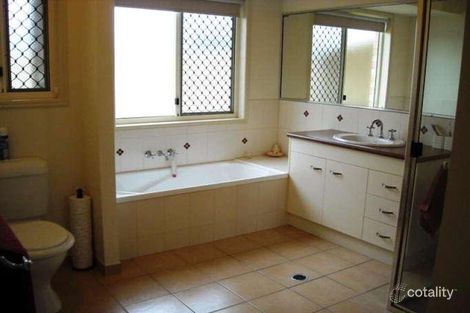 Property photo of 8 Tomlins Court Avenell Heights QLD 4670