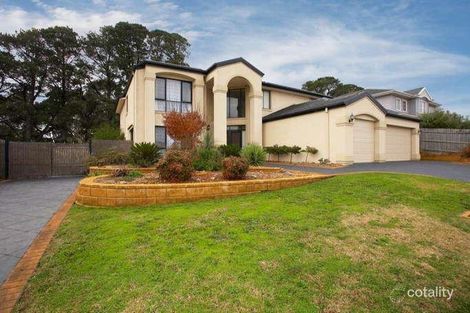 30 Sunningdale Cres, Cranbourne, VIC 3977