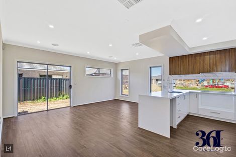 Property photo of 25 Manda Circuit Tarneit VIC 3029