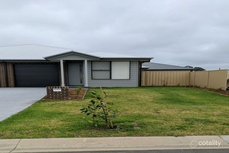 3b Jindalee Cres, Nowra, NSW 2541