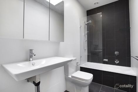 Property photo of 2/690 Whitehorse Road Mont Albert VIC 3127