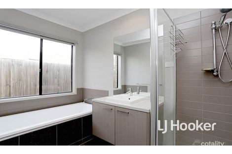 Property photo of 13 Pinoak Street Point Cook VIC 3030