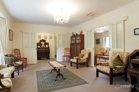 Property photo of 1 Chifley Parade Ringwood North VIC 3134
