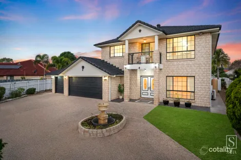 Property photo of 32 Joseph Place Sinnamon Park QLD 4073