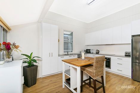 Property photo of 36 Violet Street Wynnum QLD 4178