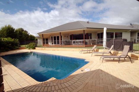 Property photo of 2 Hillcrest Place Dubbo NSW 2830