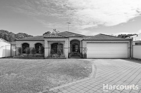 Property photo of 4 Dunbar Court Meadow Springs WA 6210