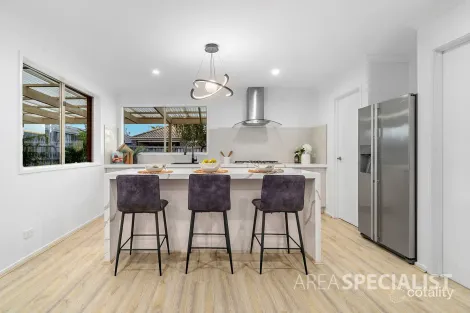 Property photo of 16 Wodalla Place Lyndhurst VIC 3975