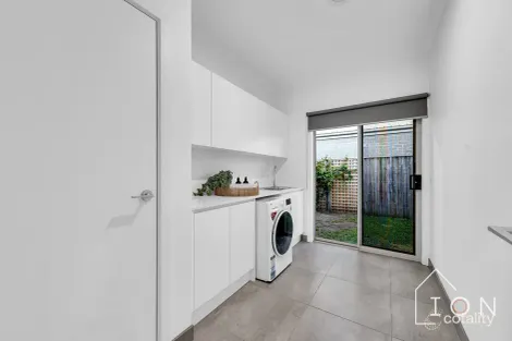 Property photo of 20 Vasello Circuit Cranbourne South VIC 3977