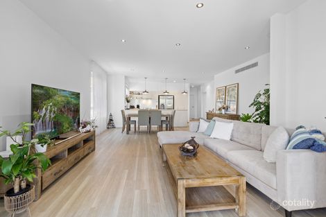 Property photo of 524/3 Pendraat Parade Hope Island QLD 4212