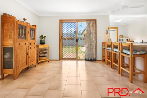 Property photo of 4 Craigends Place Hillvue NSW 2340