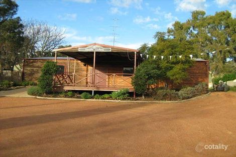36 South Western Hwy, Waroona, WA 6215