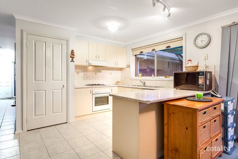 Property photo of 10 Nariel Place Cranbourne West VIC 3977